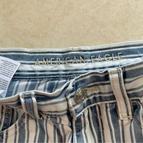American Eagle Mom Shorts Blue white striped size 2 women’s - Picture 4 of 4